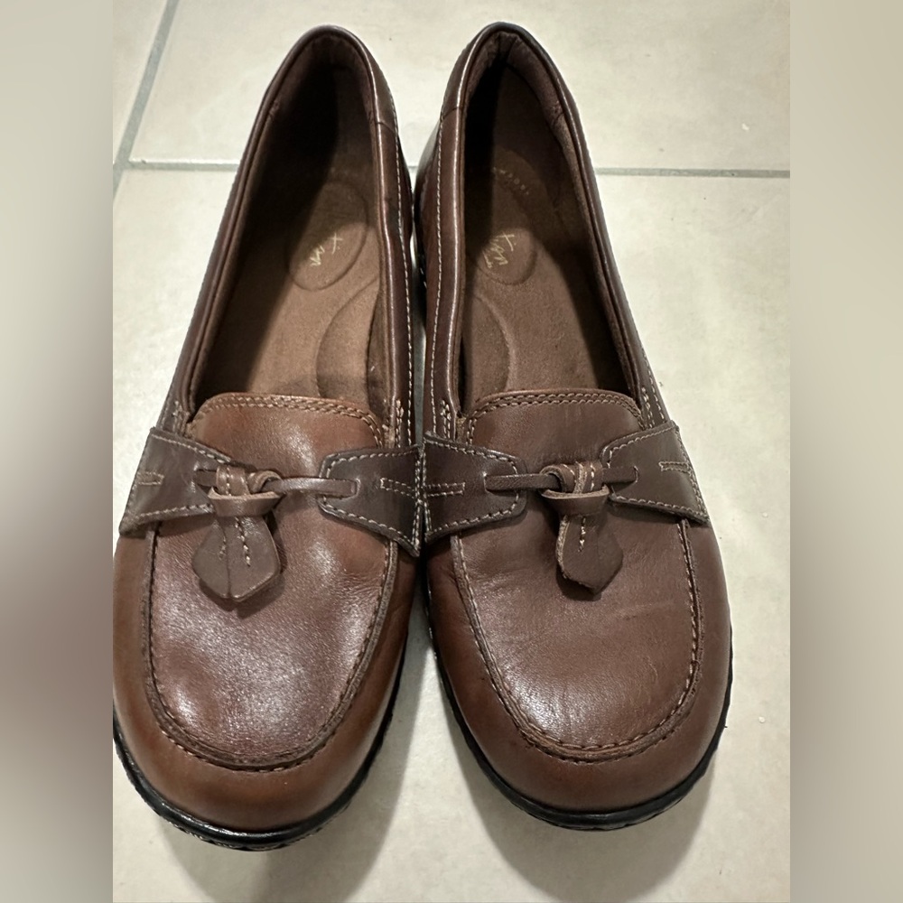 Clarks Women's Ashland Bubble Slip On Loafer (Worn once) Brown
